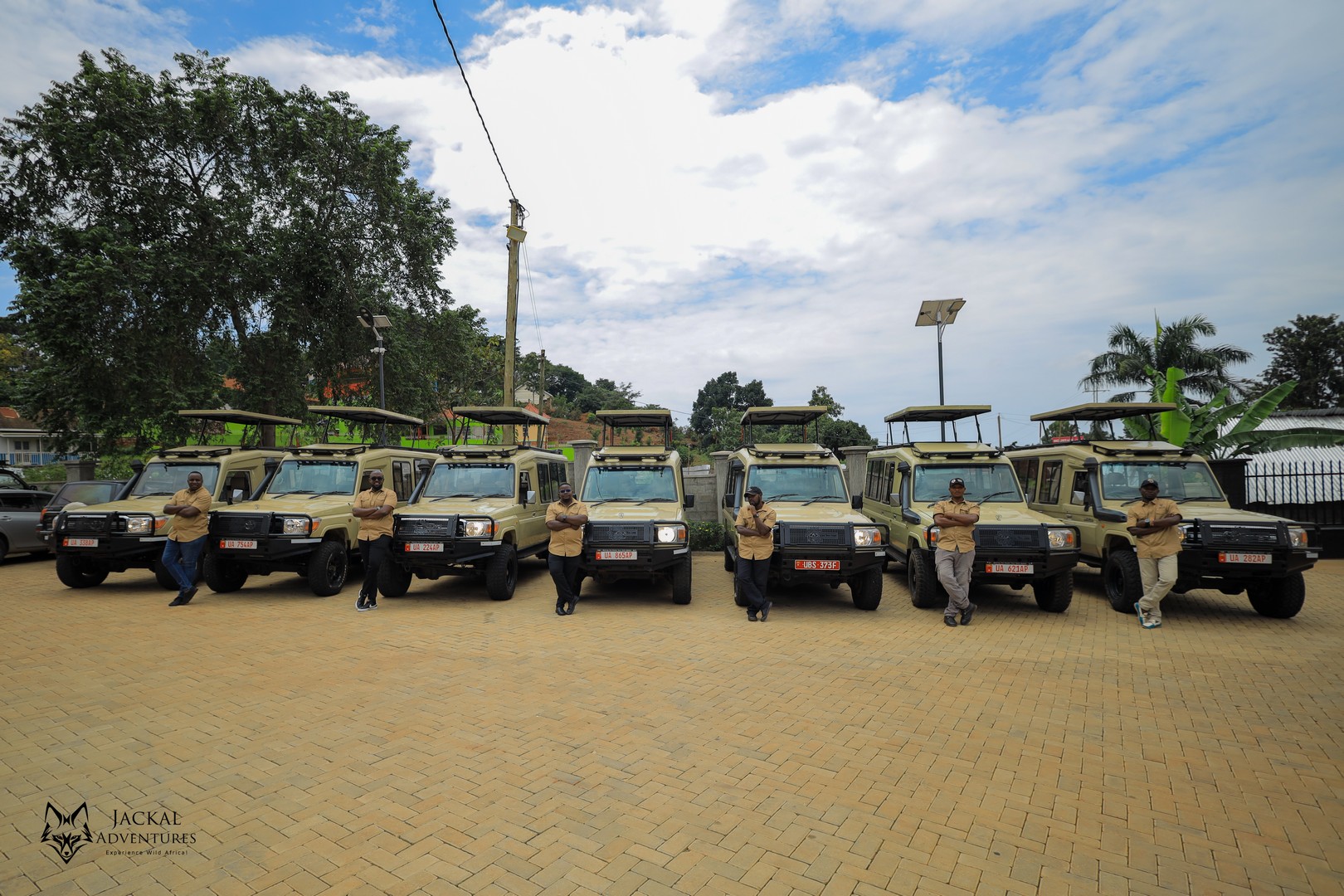 Land Cruiser vs Van Off-Road